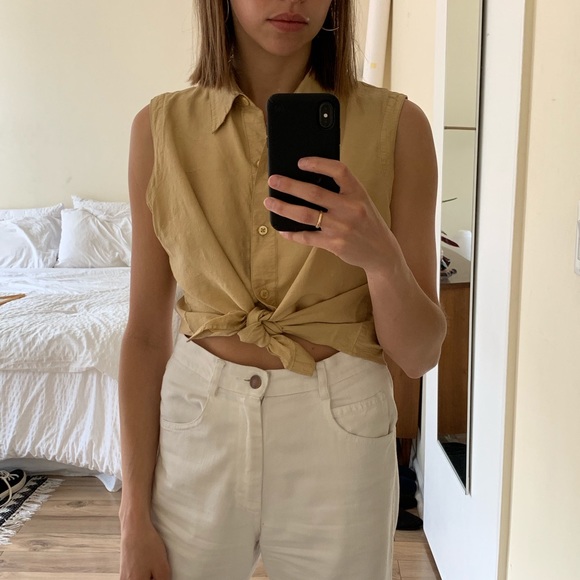 Vintage Gap yellow/gold sleeveless button down - Picture 4 of 5